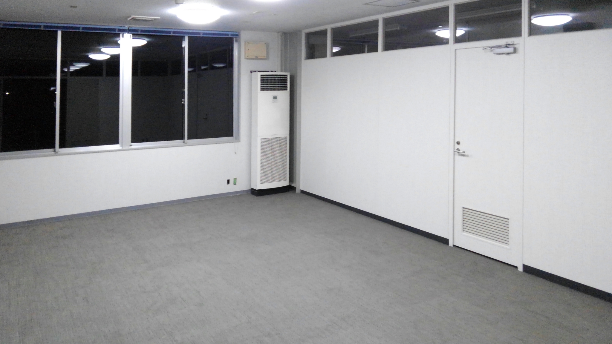 役員室室内2(壁面フィルム施工後)